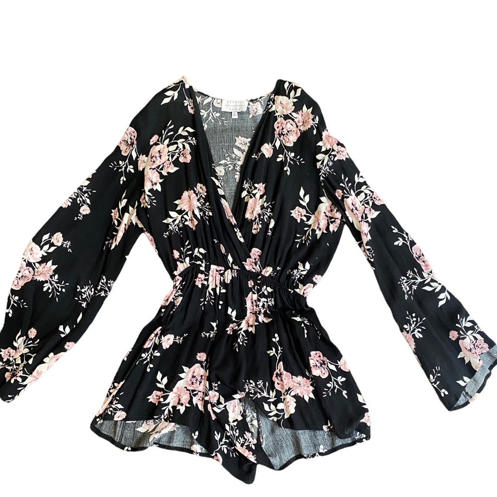 Size Small Kendall + Kylie Romper